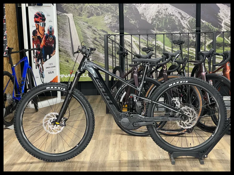 Giant Stance E+ 2 625 25km/h Small Black Diamond 2023-1